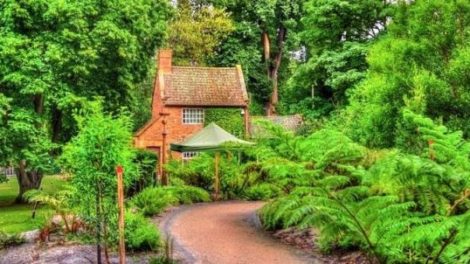 Cooks Cottage