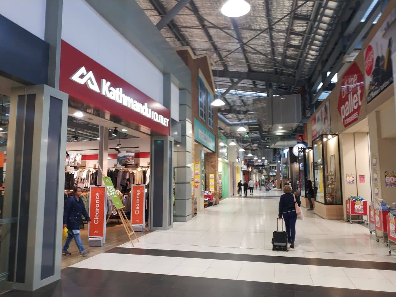 Spencer Outlet Centre Stores - Shop Trading Hours & Parking, Melbourne Vic