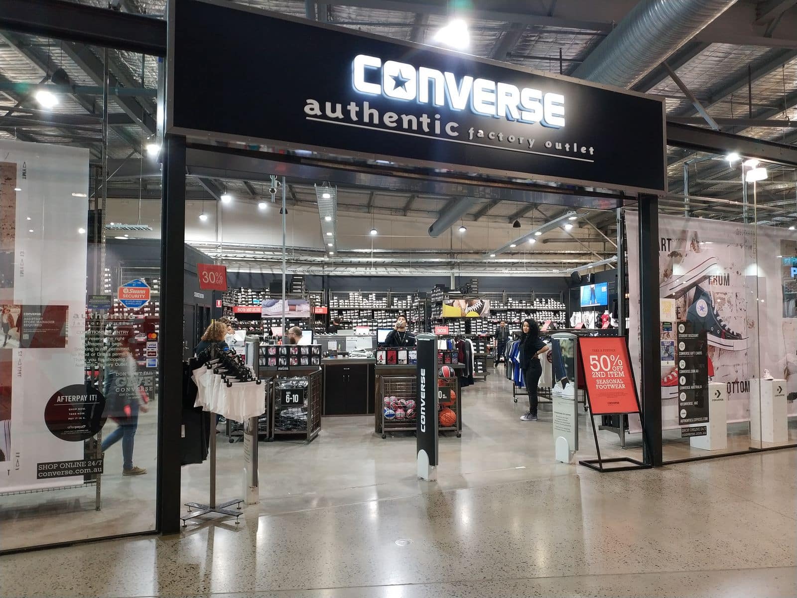 dfo essendon levis